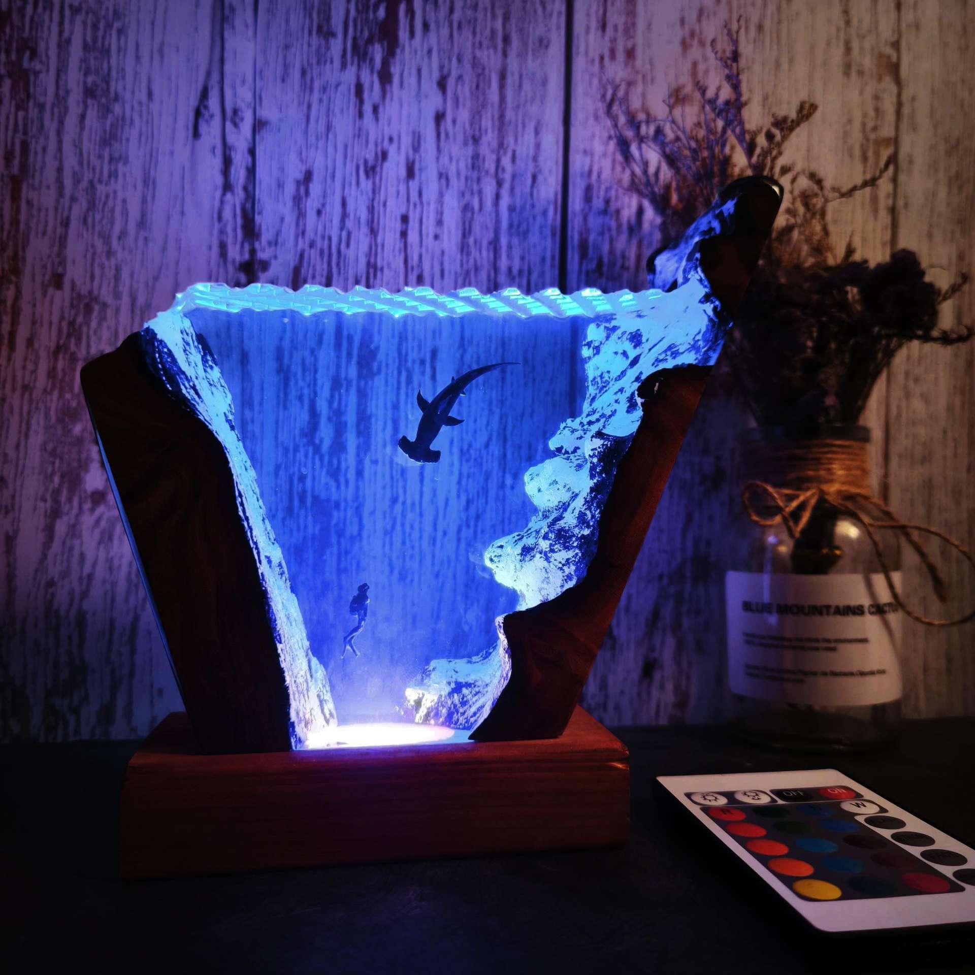 Resin Art Gift For Wedding - Adorno Luminoso de Tiburón Martillo de