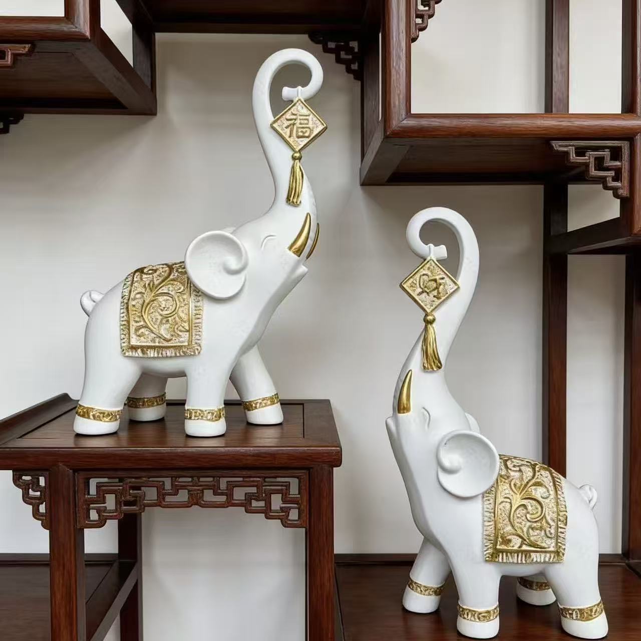 Un Par de Figuras de Elefante  - Resin Art Gift For Wedding reseña y precio
